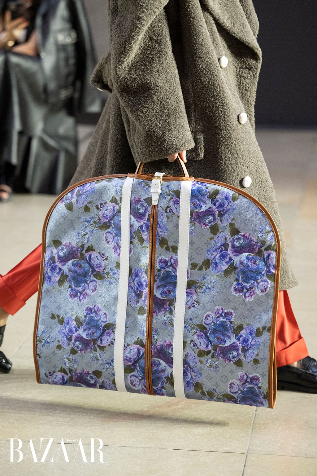 XU HƯỚNG THU ĐÔNG 2022 ĐÁNG CHÚ Ý: TÚI XÁCH HỌA TIẾT HOA